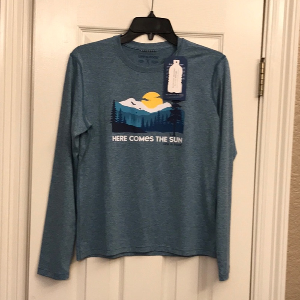 NWT Women Life is Good long sleeve tee Small